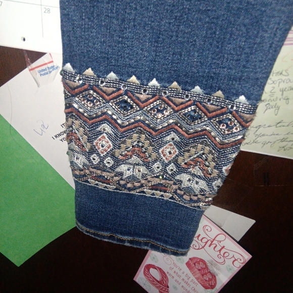 MISS ME Aztec Rhinestone Ankle Jeans 26" - Picture 8 of 8